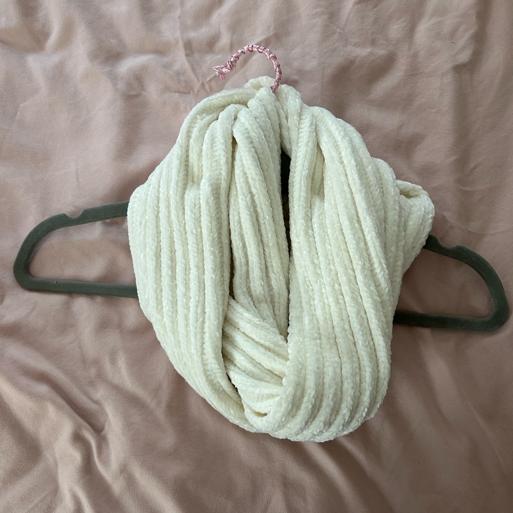 Bass Ivory Winter Scarf